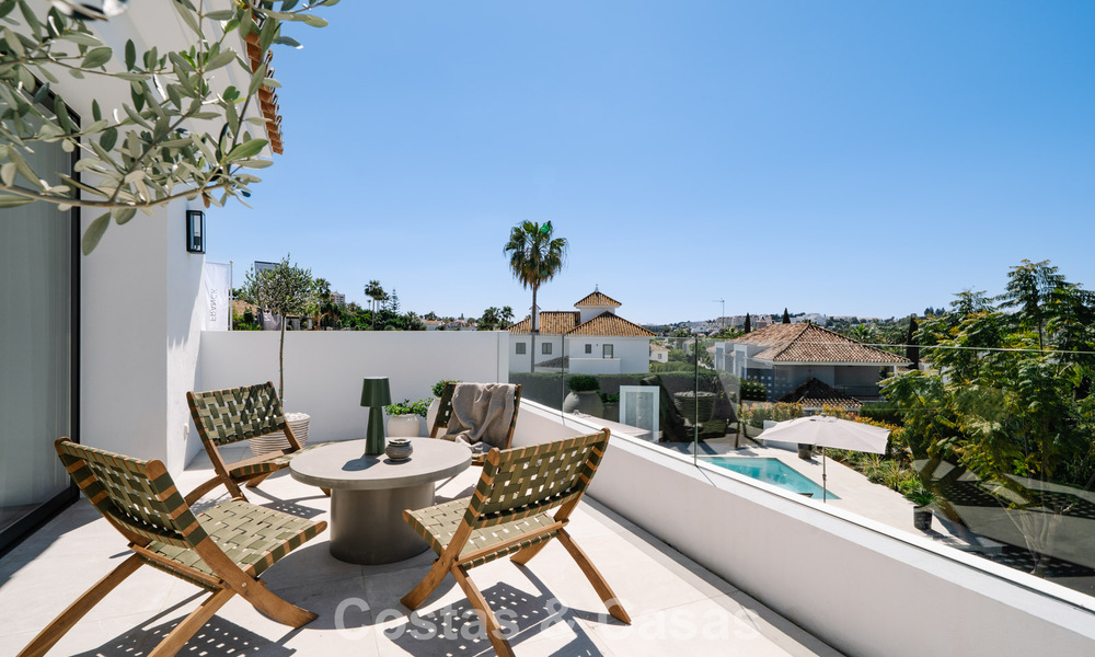 Villa reformada en venta en estilo arquitectónico andaluz moderno en Nueva Andalucía, Marbella 778545