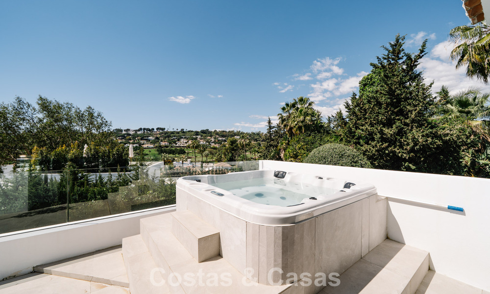 Villa reformada en venta en estilo arquitectónico andaluz moderno en Nueva Andalucía, Marbella 778546