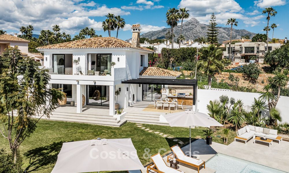 Villa reformada en venta en estilo arquitectónico andaluz moderno en Nueva Andalucía, Marbella 778567