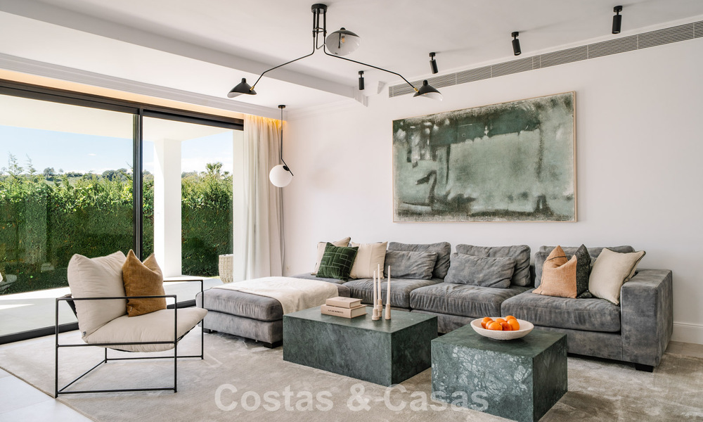 Villa reformada en venta en estilo arquitectónico andaluz moderno en Nueva Andalucía, Marbella 778570