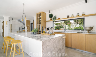 Villa reformada en venta en estilo arquitectónico andaluz moderno en Nueva Andalucía, Marbella 778571 