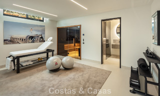 Villa de lujo de elegante diseño en venta rodeada de campos de golf en el valle de Nueva Andalucía, Marbella 778794 