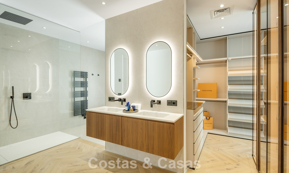 Impresionante villa de lujo en venta de arquitectura mediterránea contemporánea en un resort de golf, Marbella - Benahavis 778444