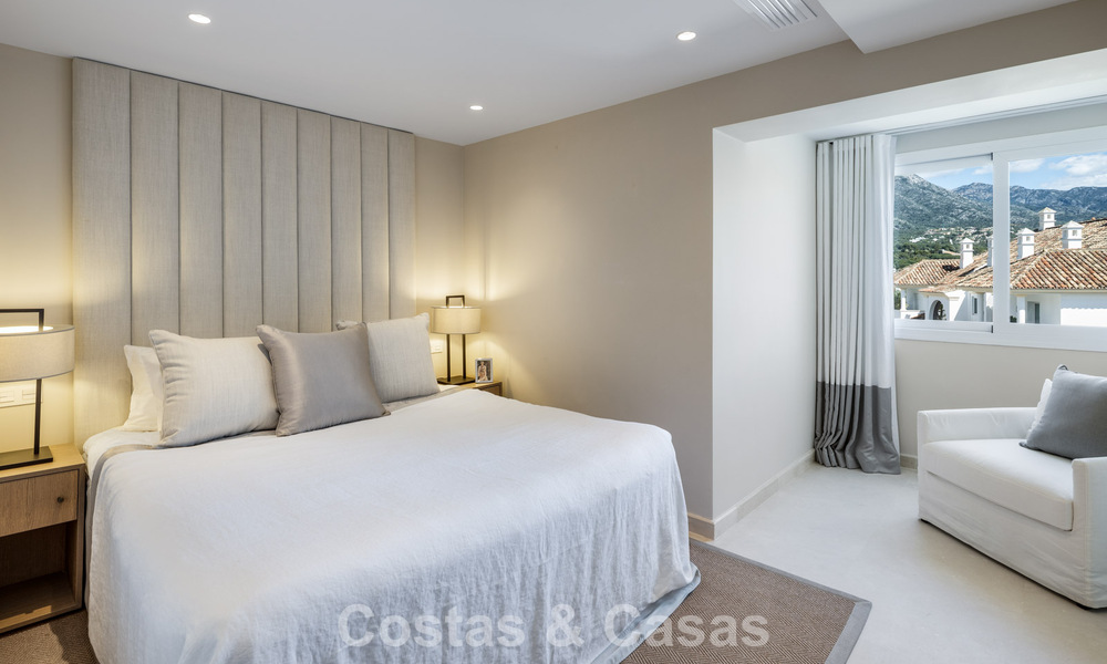 Ático dúplex bellamente renovado en venta en un complejo exclusivo en la prestigiosa Milla de Oro de Marbella 778625