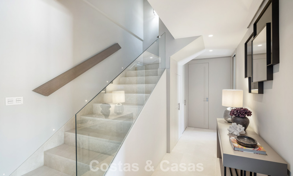 Ático dúplex bellamente renovado en venta en un complejo exclusivo en la prestigiosa Milla de Oro de Marbella 778627