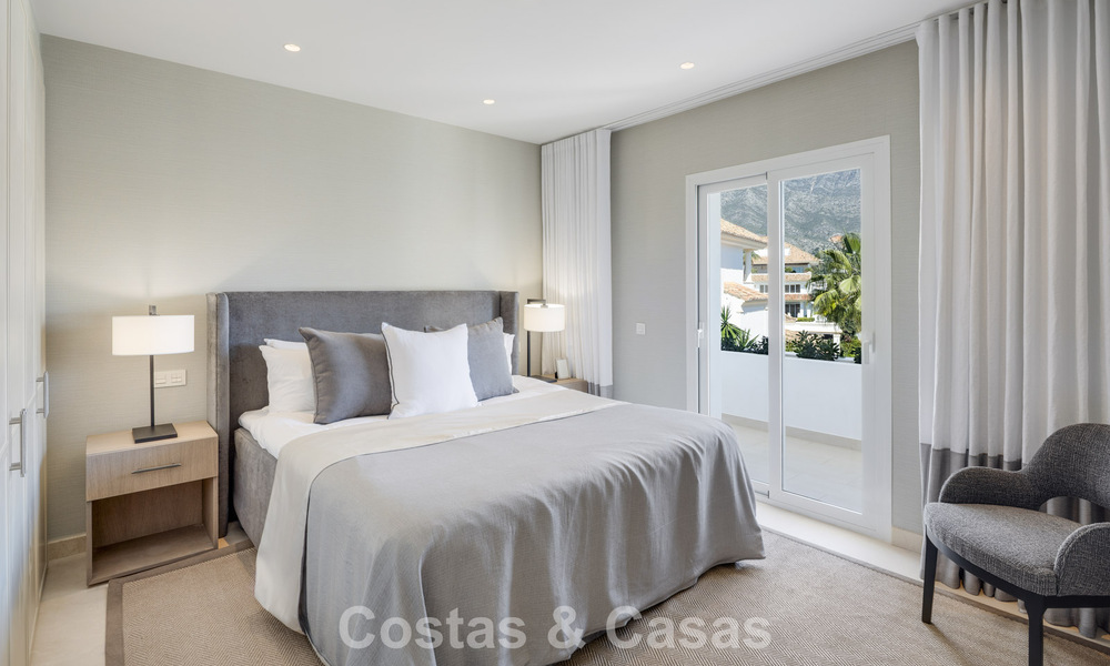 Ático dúplex bellamente renovado en venta en un complejo exclusivo en la prestigiosa Milla de Oro de Marbella 778628