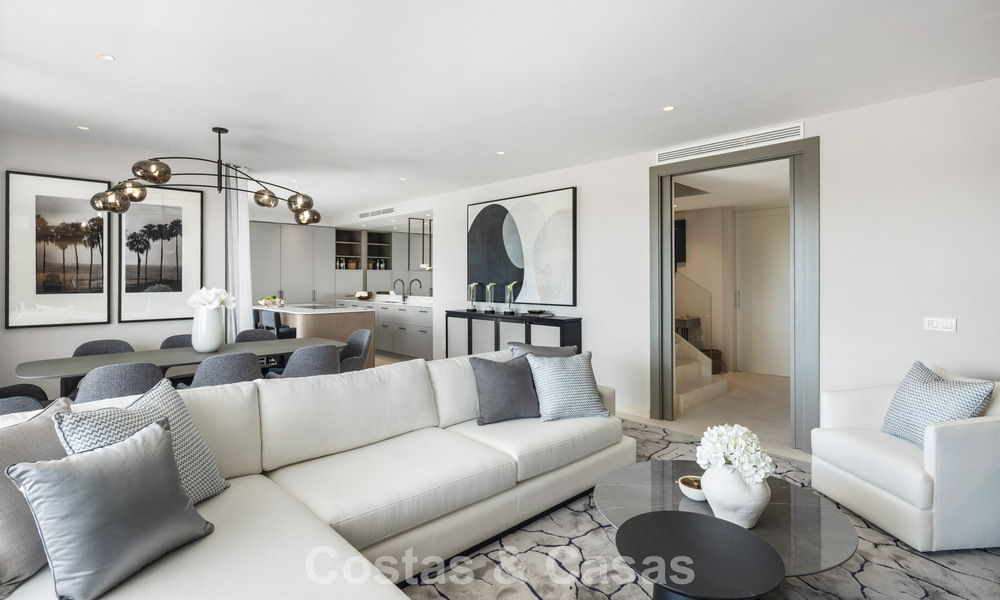 Ático dúplex bellamente renovado en venta en un complejo exclusivo en la prestigiosa Milla de Oro de Marbella 778637