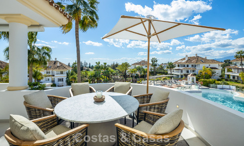 Ático dúplex bellamente renovado en venta en un complejo exclusivo en la prestigiosa Milla de Oro de Marbella 778644