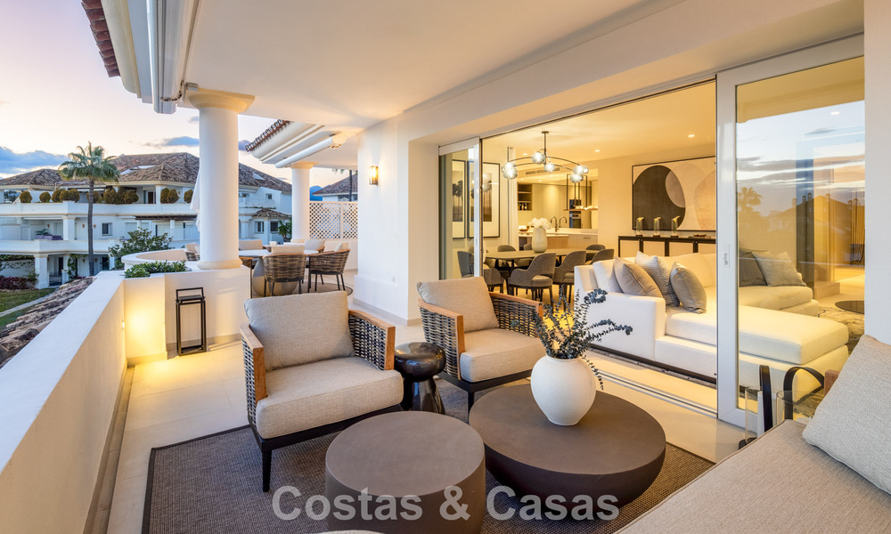 Ático dúplex bellamente renovado en venta en un complejo exclusivo en la prestigiosa Milla de Oro de Marbella 778646