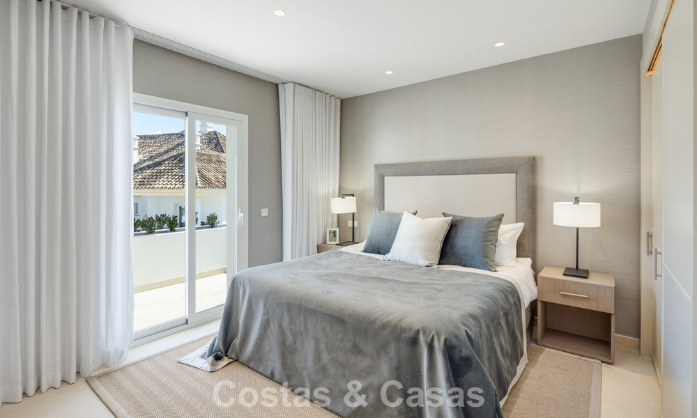 Ático dúplex reformado de primera clase en venta en un complejo de lujo cerrado en la codiciada Milla de Oro de Marbella 778651