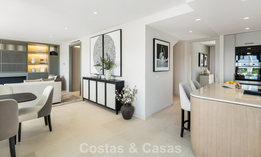 Ático dúplex reformado de primera clase en venta en un complejo de lujo cerrado en la codiciada Milla de Oro de Marbella 778657