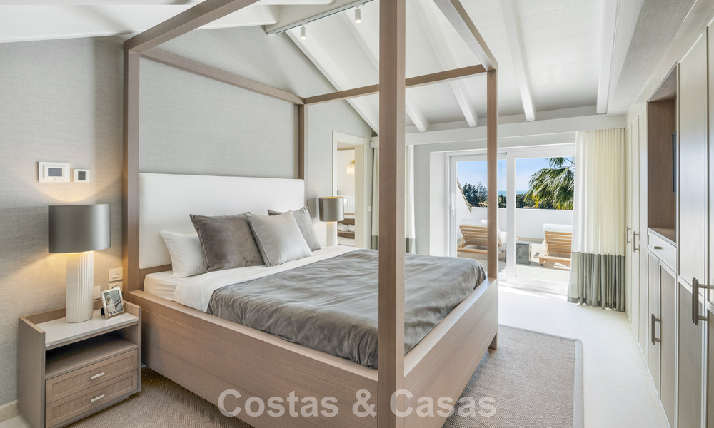 Ático dúplex reformado de primera clase en venta en un complejo de lujo cerrado en la codiciada Milla de Oro de Marbella 778664