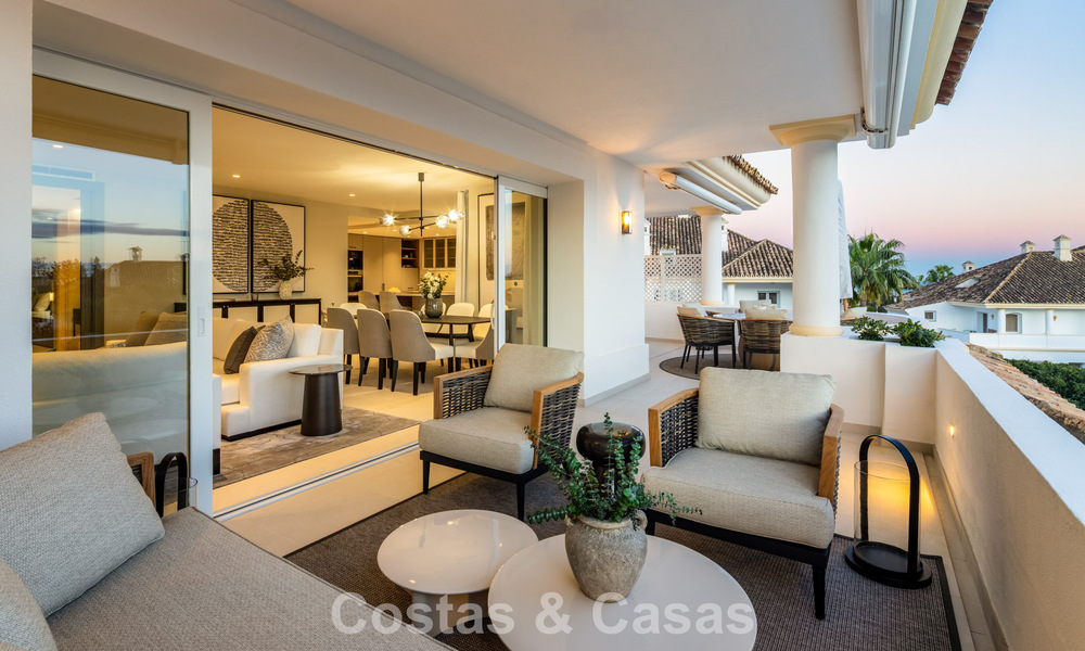 Ático dúplex reformado de primera clase en venta en un complejo de lujo cerrado en la codiciada Milla de Oro de Marbella 778665