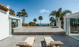 Villa de lujo refinada de estilo mediterráneo moderno en venta con vistas al mar en un complejo cerrado en la Milla de Oro de Marbella 778749 