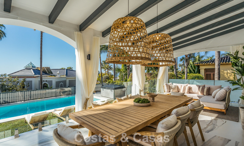 Villa de lujo refinada de estilo mediterráneo moderno en venta con vistas al mar en un complejo cerrado en la Milla de Oro de Marbella 778756