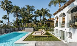 Villa de lujo refinada de estilo mediterráneo moderno en venta con vistas al mar en un complejo cerrado en la Milla de Oro de Marbella 778757 