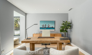 Villa de lujo refinada de estilo mediterráneo moderno en venta con vistas al mar en un complejo cerrado en la Milla de Oro de Marbella 778759 