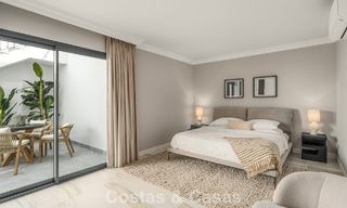 Villa de lujo refinada de estilo mediterráneo moderno en venta con vistas al mar en un complejo cerrado en la Milla de Oro de Marbella 778776 