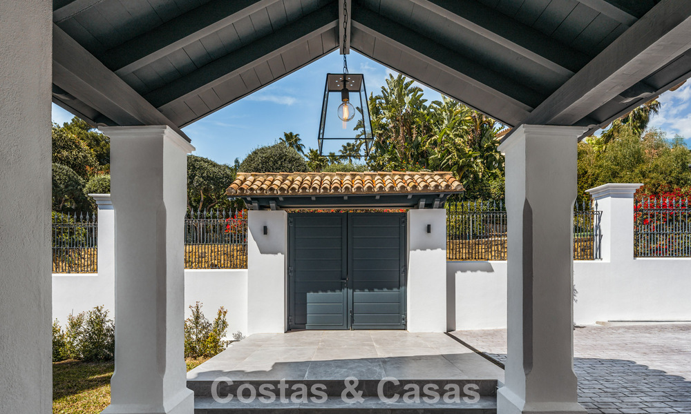 Villa de lujo refinada de estilo mediterráneo moderno en venta con vistas al mar en un complejo cerrado en la Milla de Oro de Marbella 778778