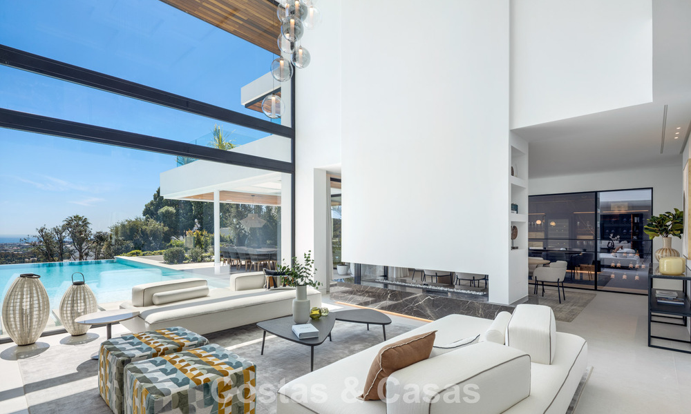 Sofisticada villa de lujo con vistas panorámicas al mar en venta en una comunidad cerrada de La Quinta, Marbella - Benahavis 778721