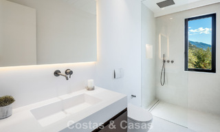 Sofisticada villa de lujo con vistas panorámicas al mar en venta en una comunidad cerrada de La Quinta, Marbella - Benahavis 800526 