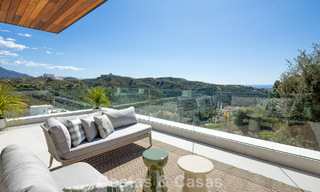 Sofisticada villa de lujo con vistas panorámicas al mar en venta en una comunidad cerrada de La Quinta, Marbella - Benahavis 800533 