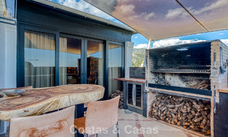 Lujoso ático con vistas al mar en venta en una comunidad cerrada en la codiciada Milla de Oro de Marbella 778583 