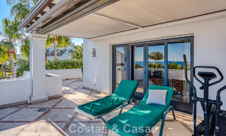 Lujoso ático con vistas al mar en venta en una comunidad cerrada en la codiciada Milla de Oro de Marbella 778585 