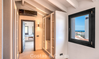Lujoso ático con vistas al mar en venta en una comunidad cerrada en la codiciada Milla de Oro de Marbella 778591 
