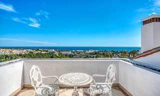Lujoso ático con vistas al mar en venta en una comunidad cerrada en la codiciada Milla de Oro de Marbella 778598 