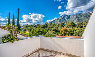 Lujoso ático con vistas al mar en venta en una comunidad cerrada en la codiciada Milla de Oro de Marbella 778599 