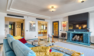 Lujoso ático con vistas al mar en venta en una comunidad cerrada en la codiciada Milla de Oro de Marbella 778604 