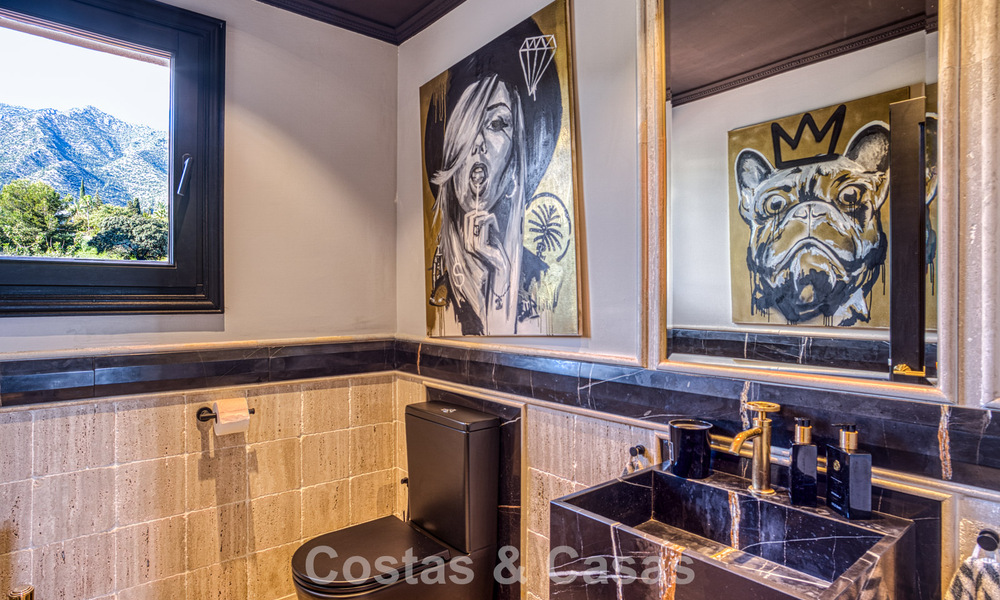 Lujoso ático con vistas al mar en venta en una comunidad cerrada en la codiciada Milla de Oro de Marbella 778607