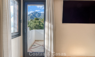 Lujoso ático con vistas al mar en venta en una comunidad cerrada en la codiciada Milla de Oro de Marbella 778614 