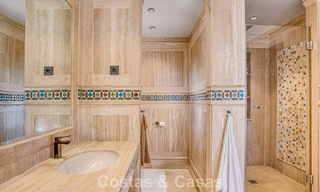 Lujoso ático con vistas al mar en venta en una comunidad cerrada en la codiciada Milla de Oro de Marbella 778617 