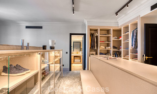 Lujoso ático con vistas al mar en venta en una comunidad cerrada en la codiciada Milla de Oro de Marbella 778619 