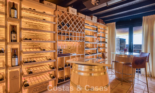 Lujoso ático con vistas al mar en venta en una comunidad cerrada en la codiciada Milla de Oro de Marbella 778622 