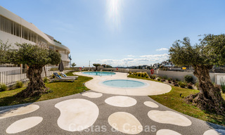 Prestigioso apartamento de 3 dormitorios en venta con vistas al mar, al golf y a la montaña en La Quinta, Marbella - Benahavis 778746 
