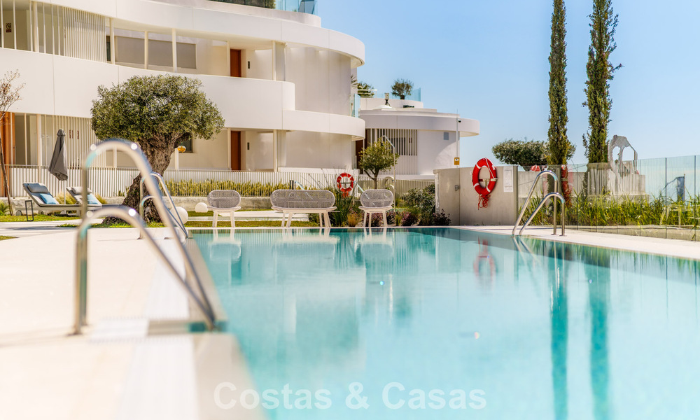 Prestigioso apartamento de 3 dormitorios en venta con vistas al mar, al golf y a la montaña en La Quinta, Marbella - Benahavis 778747