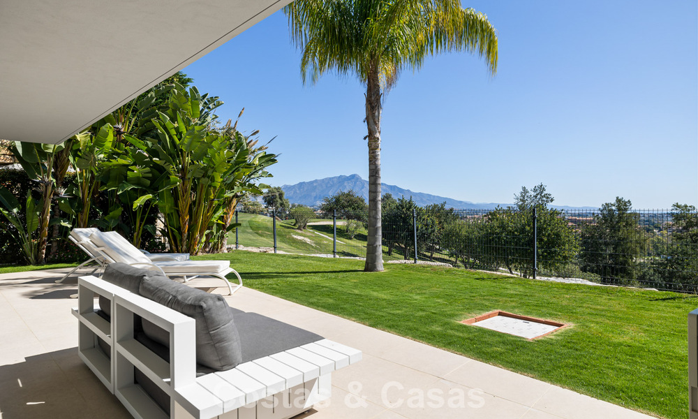 Villa moderna lista para entrar a vivir en venta, junto al campo de golf en una codiciada zona residencial de Marbella - Benahavis 778666