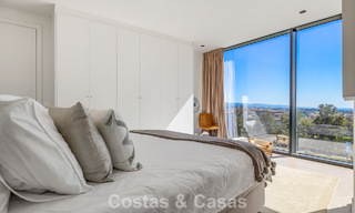 Villa moderna lista para entrar a vivir en venta, junto al campo de golf en una codiciada zona residencial de Marbella - Benahavis 778689 