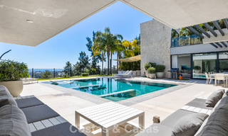 Villa moderna lista para entrar a vivir en venta, junto al campo de golf en una codiciada zona residencial de Marbella - Benahavis 778716 