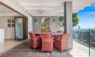 Espaciosa casa adosada en venta con vistas al mar en una urbanización cerrada en las colinas de Marbella - Benahavis 778934 