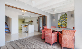 Espaciosa casa adosada en venta con vistas al mar en una urbanización cerrada en las colinas de Marbella - Benahavis 778936 