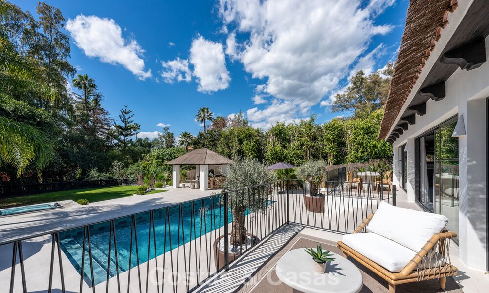 Villa de lujo contemporánea renovada y lista para entrar a vivir en venta en el corazón del Valle del Golf de Nueva Andalucía, Marbella 778821