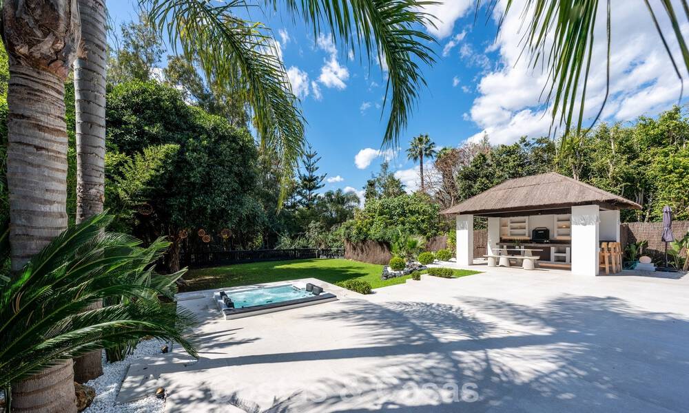 Villa de lujo contemporánea renovada y lista para entrar a vivir en venta en el corazón del Valle del Golf de Nueva Andalucía, Marbella 778822