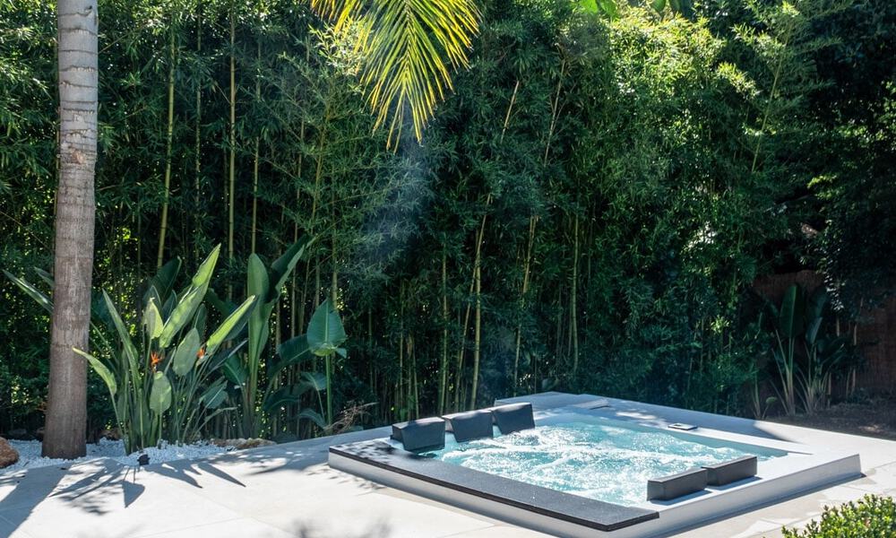 Villa de lujo contemporánea renovada y lista para entrar a vivir en venta en el corazón del Valle del Golf de Nueva Andalucía, Marbella 778823