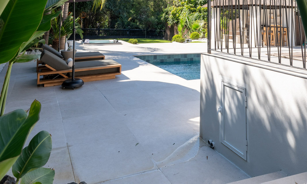 Villa de lujo contemporánea renovada y lista para entrar a vivir en venta en el corazón del Valle del Golf de Nueva Andalucía, Marbella 778827