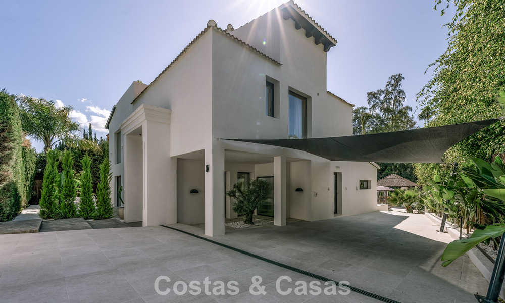 Villa de lujo contemporánea renovada y lista para entrar a vivir en venta en el corazón del Valle del Golf de Nueva Andalucía, Marbella 778829
