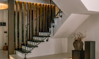 Villa de lujo contemporánea renovada y lista para entrar a vivir en venta en el corazón del Valle del Golf de Nueva Andalucía, Marbella 778836 